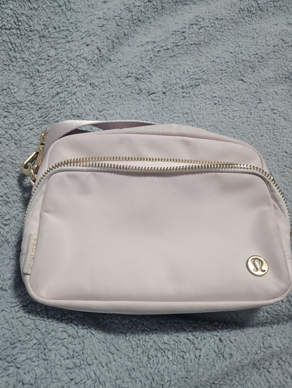 lululemon athletica Light Pink Crossbody Bag with Wide Strap - Picture 2 of 10
